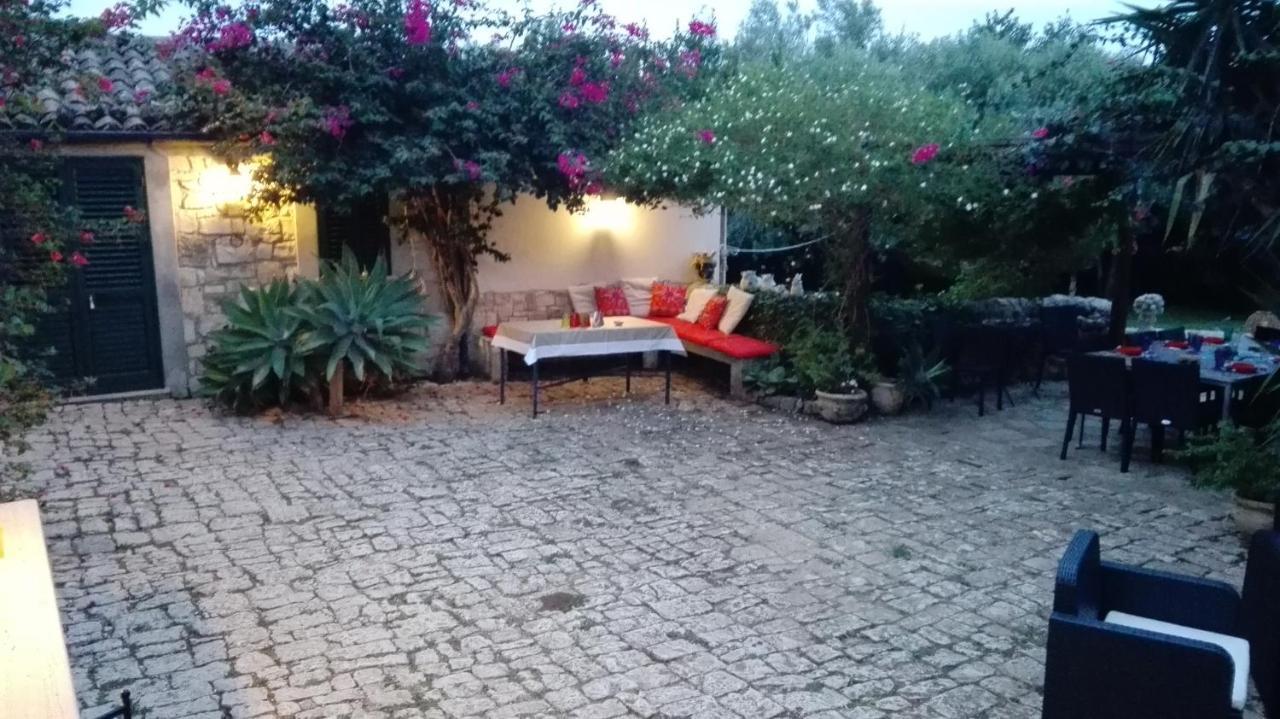 Oasi Di Campagna Hotell Modica Exteriör bild