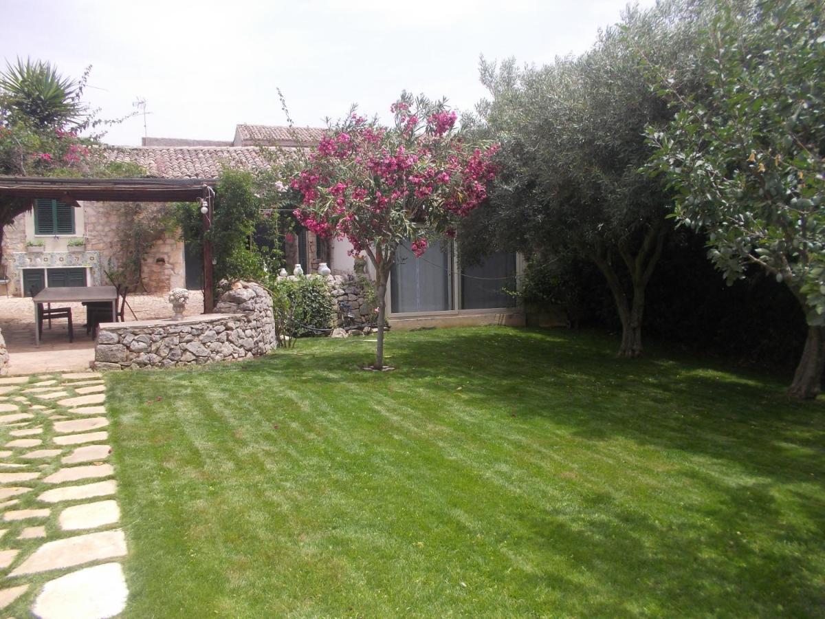 Oasi Di Campagna Hotell Modica Exteriör bild